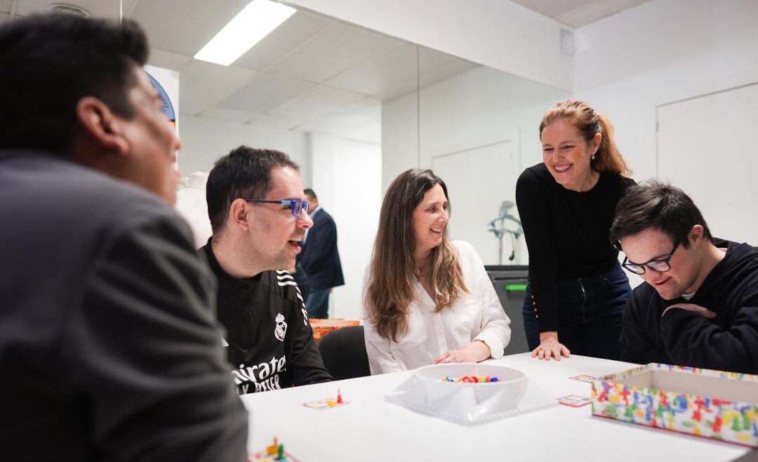 La Comunidad de Madrid presenta la primera Guía de Empleo para facilitar la inclusión laboral de personas con trastorno del espectro autista